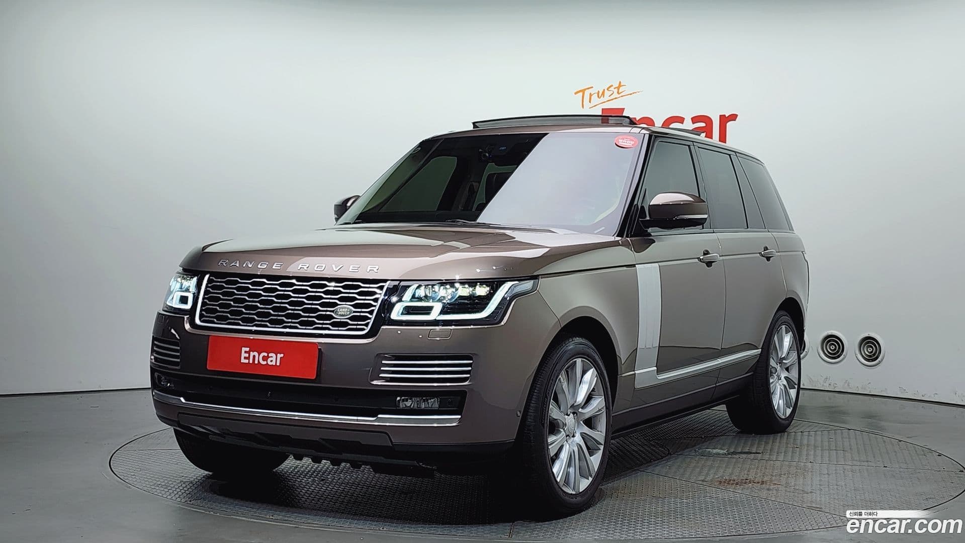 Main__Slider__Photo:Range Rover Land Rover 2015.10-0