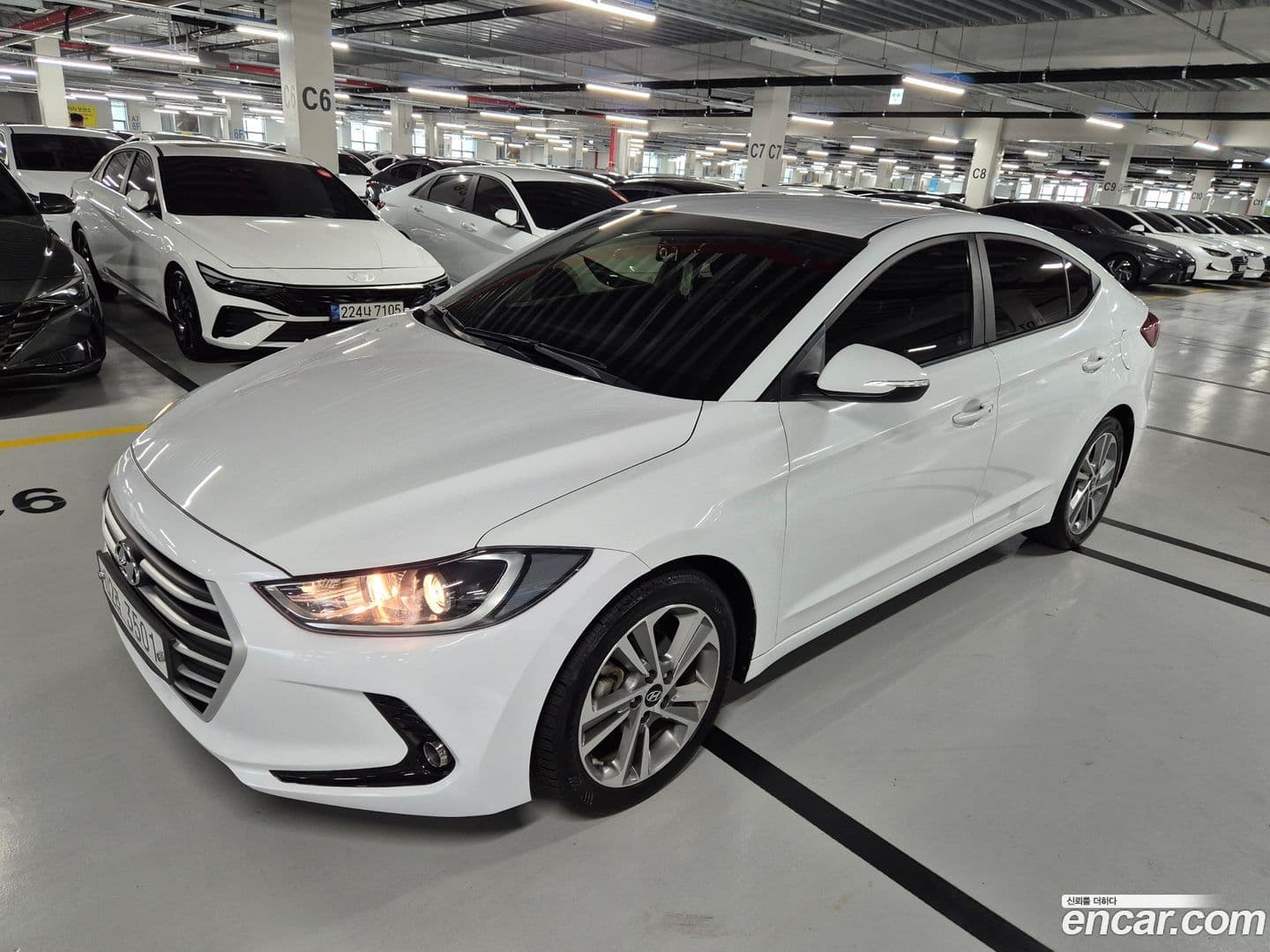 Main__Slider__Photo:AVANTE Hyundai 2018.5-0