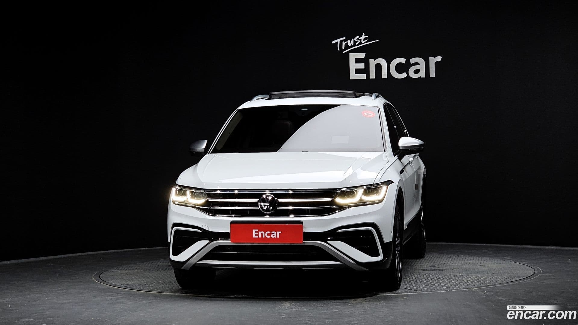 Main__Slider__Photo:Tiguan Volkswagen 2023.11-0