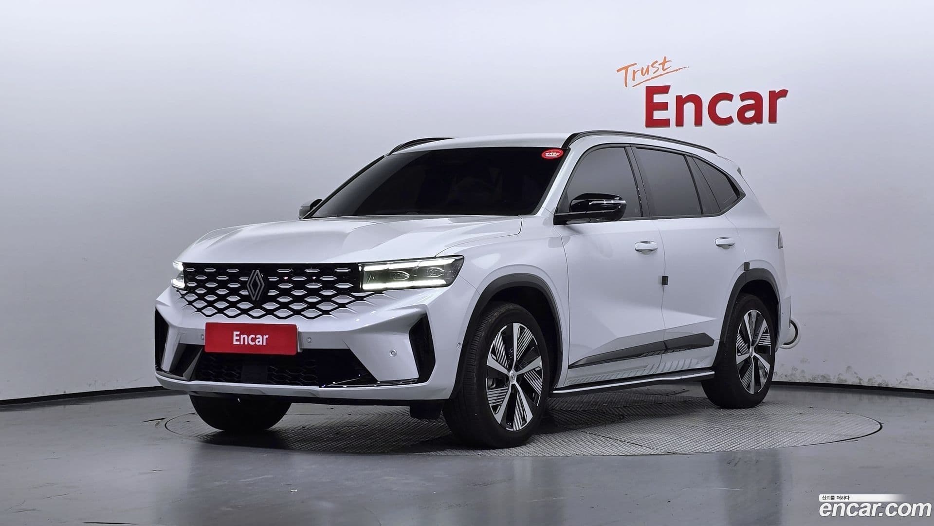 Main__Slider__Photo:Grand Koleos Renault Korea 2024.9-0