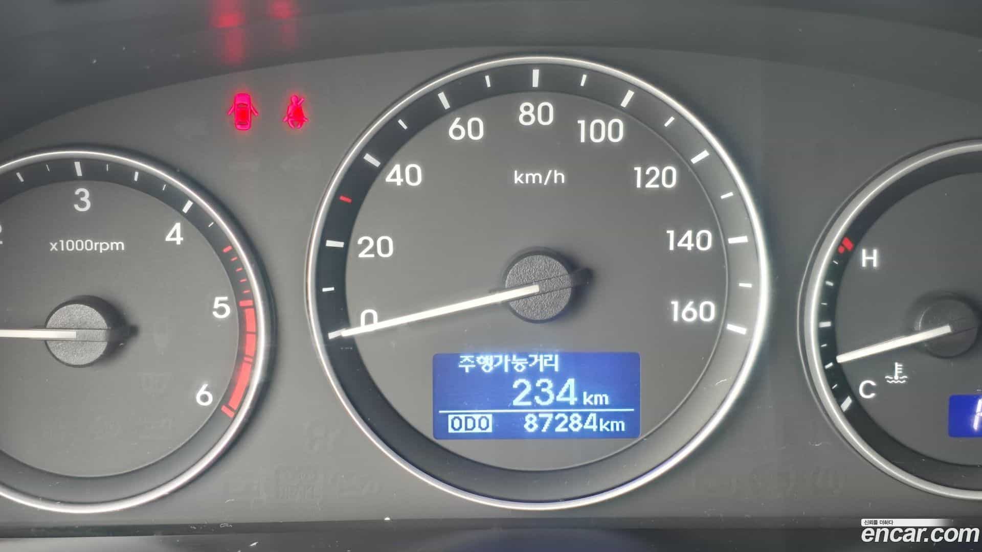 Starex Hyundai 2018.10-INNER-006