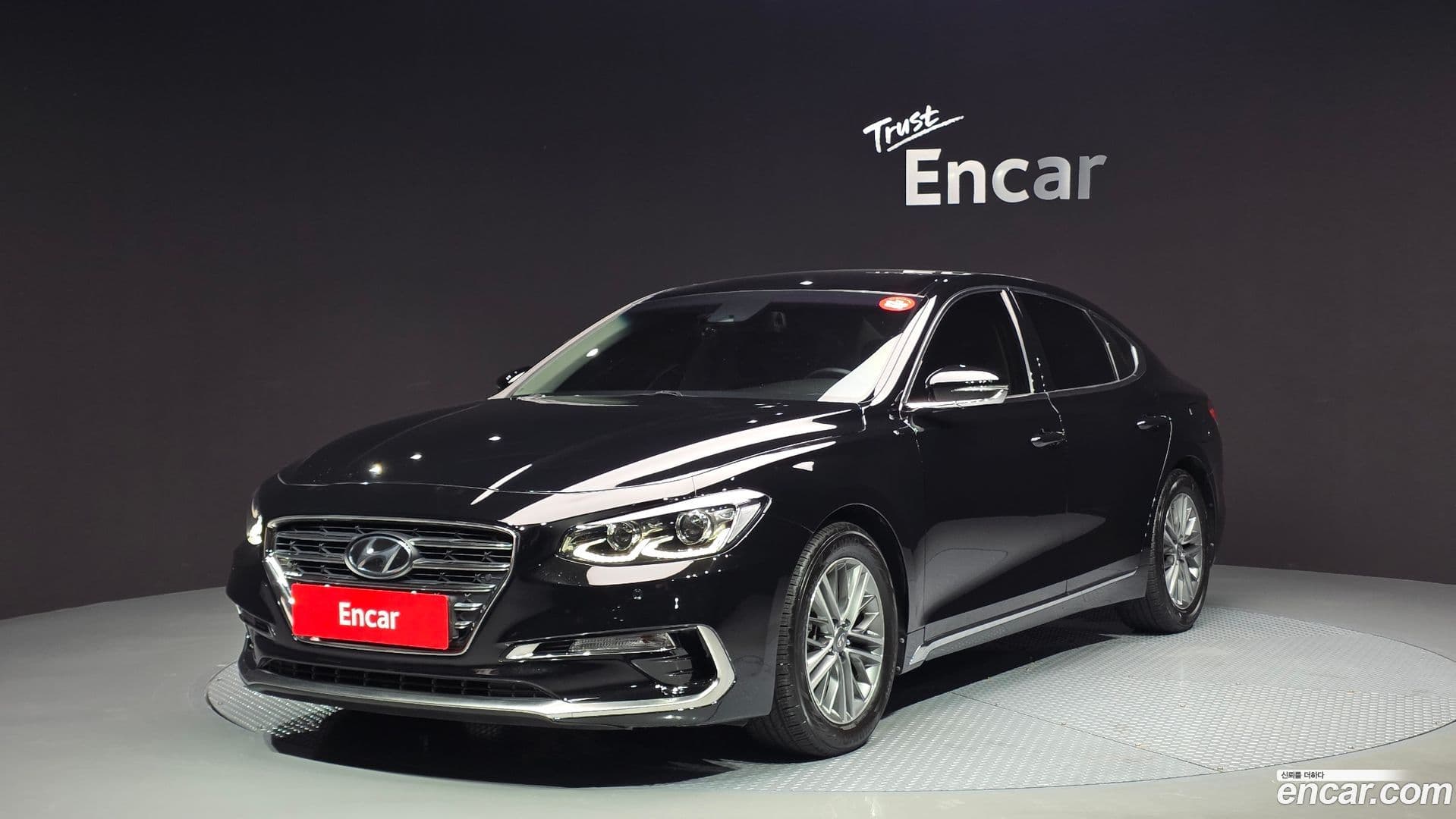 Main__Slider__Photo:Grandeur Hyundai 2019.10-0