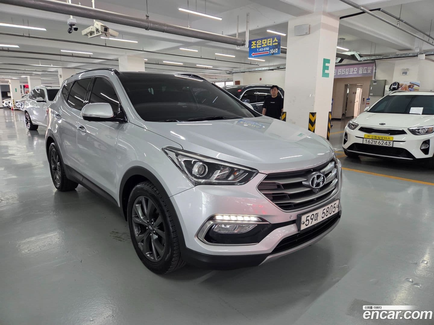 Main__Slider__Photo:Santafe Hyundai 2015.6-0