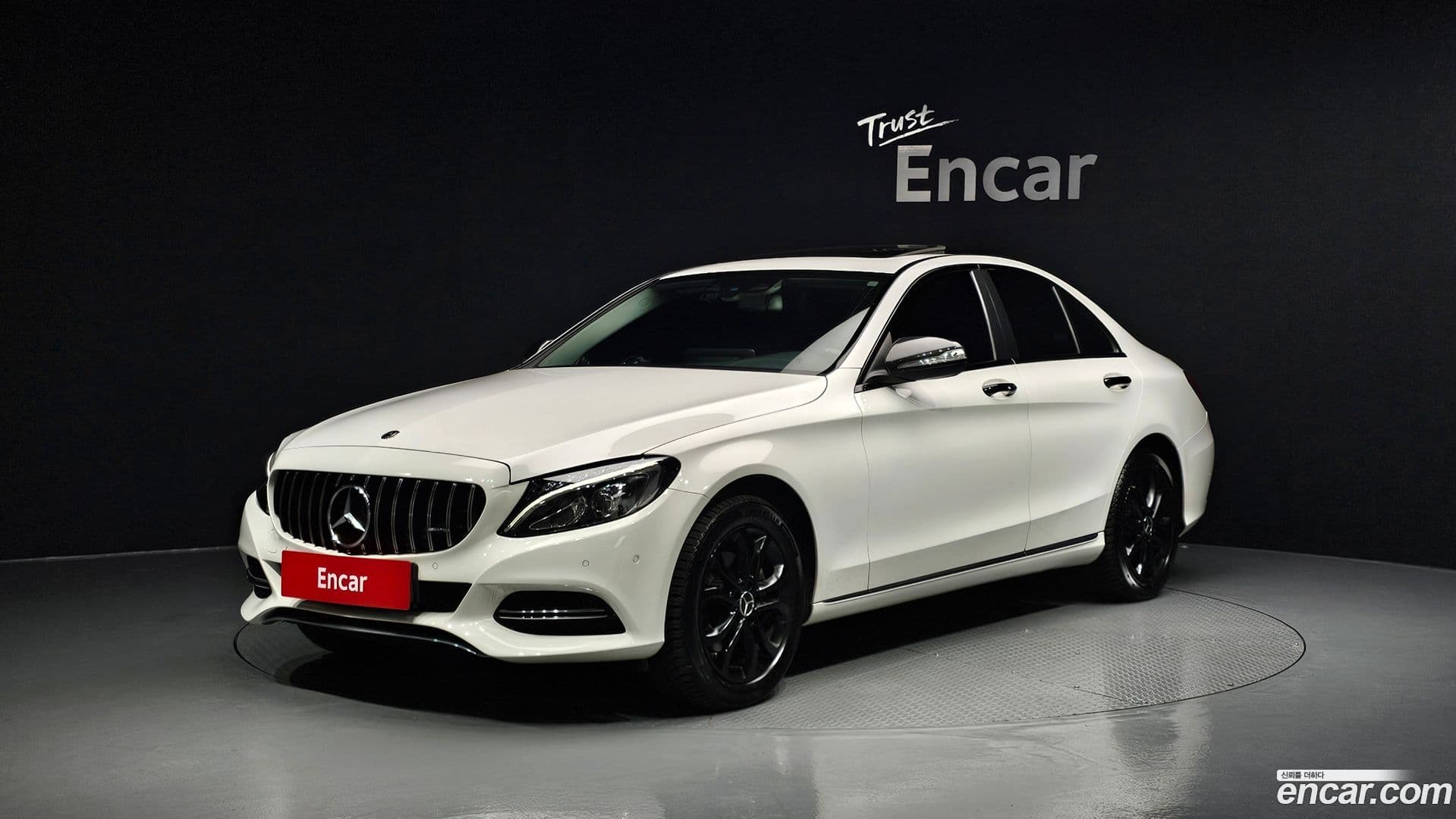 Main__Slider__Photo:C-Class Mercedes-Benz 2014.10-0