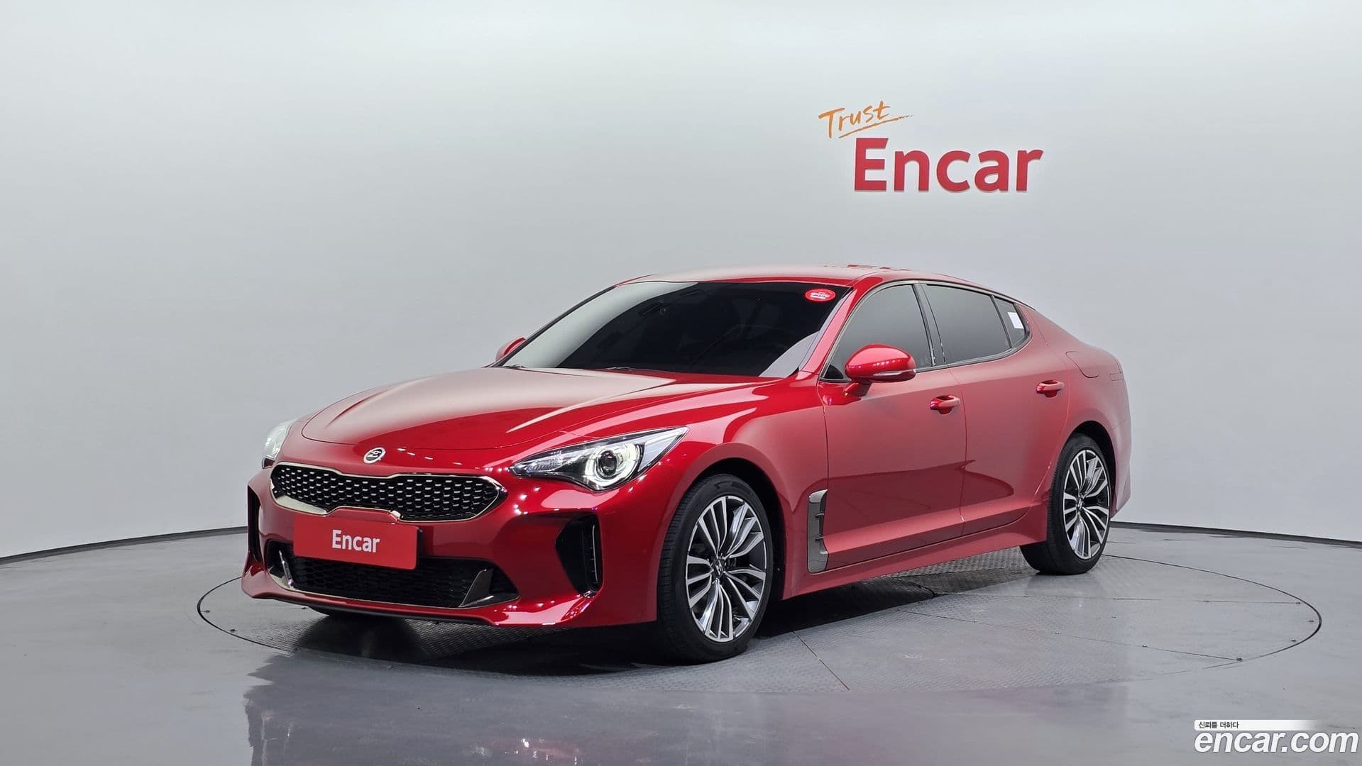 Main__Slider__Photo:Stinger Kia 2017.10-0