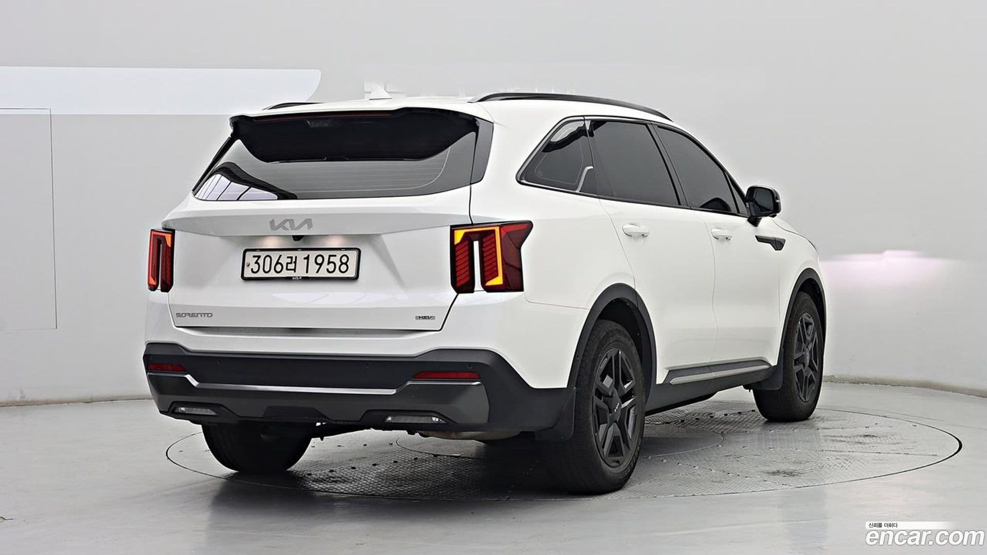 Main__Slider__Photo:Sorento Kia 2023.8-0