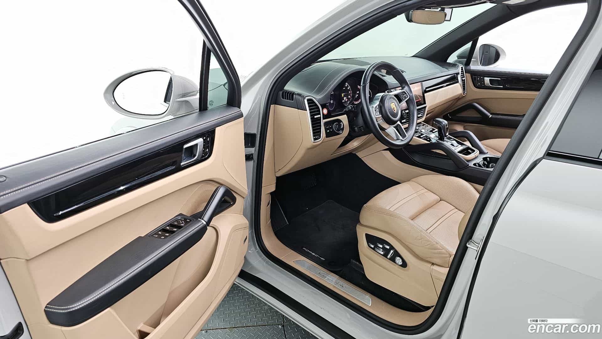 Cayenne Porsche 2021.1-INNER-010
