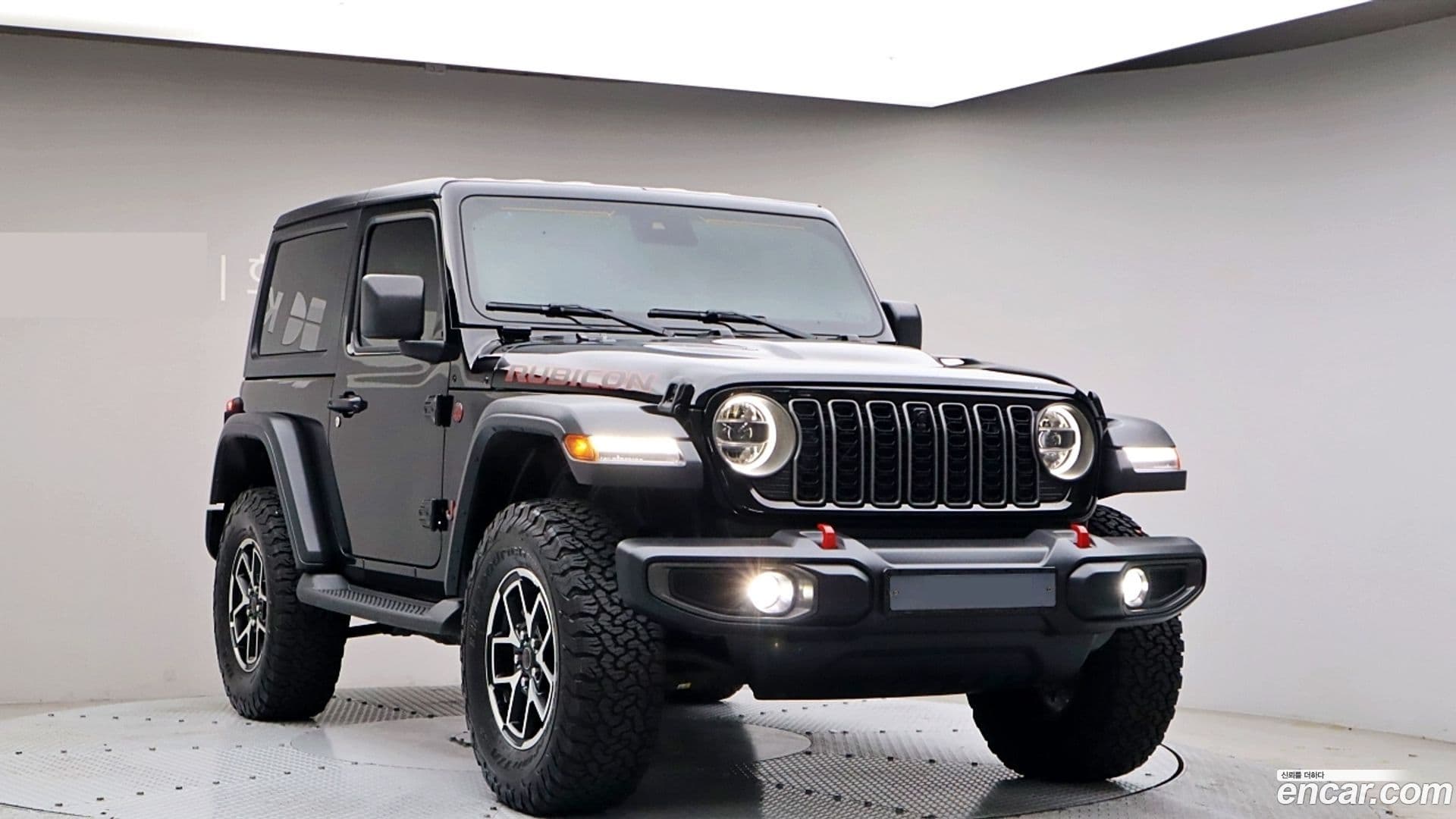 Main__Slider__Photo:Wrangler Jeep 2025.2-0