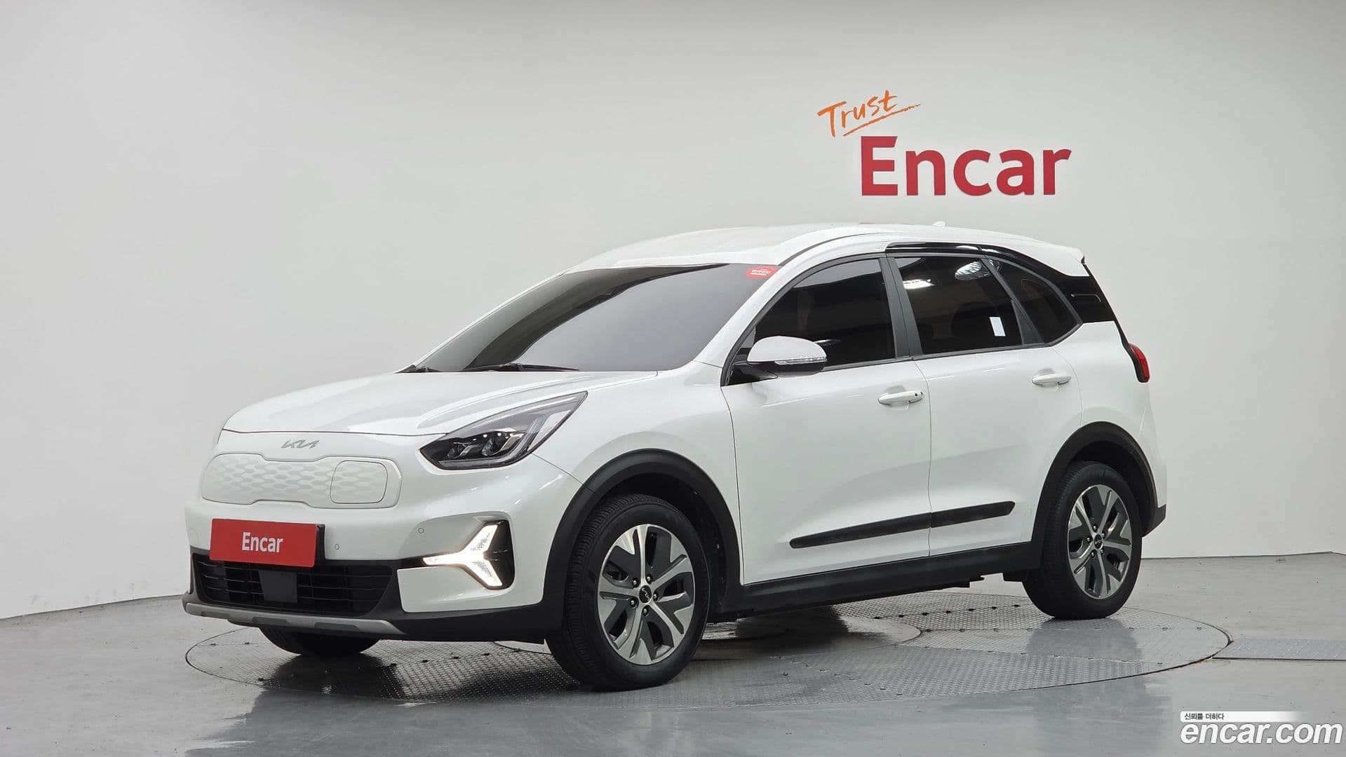 Main__Slider__Photo:Niro Kia 2022.8-0