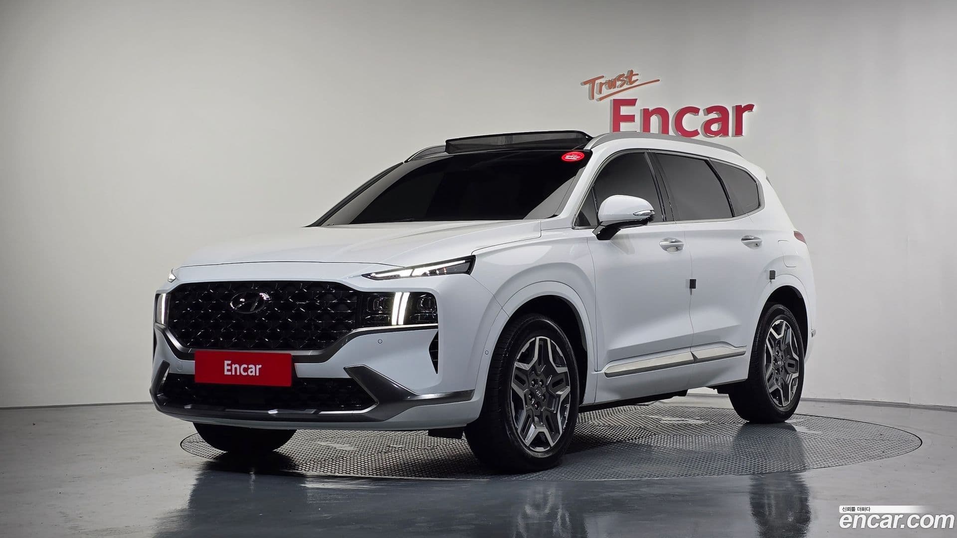 Main__Slider__Photo:Santafe Hyundai 2023.3-0
