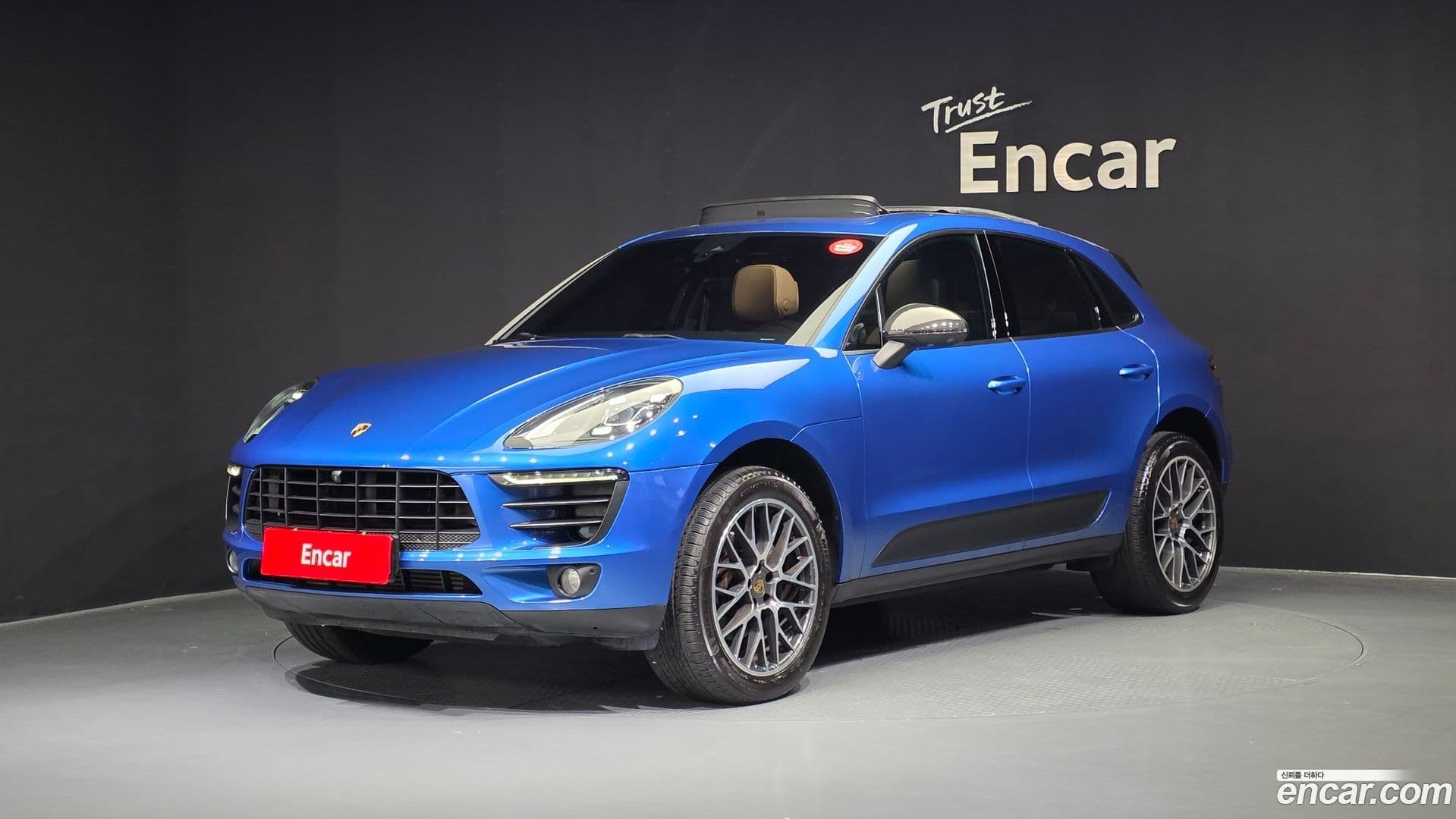Main__Slider__Photo:Macan Porsche 2018.3-0