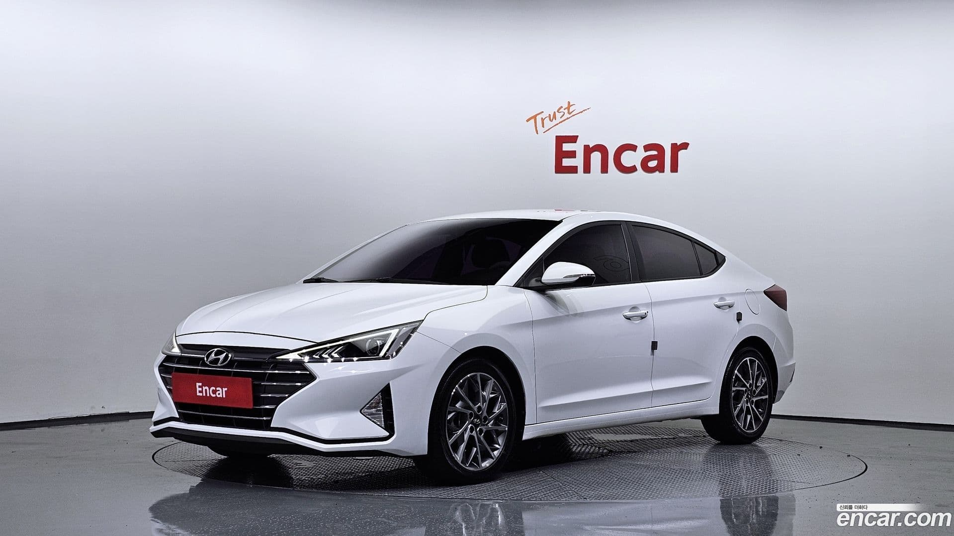 Main__Slider__Photo:AVANTE Hyundai 2019.9-0