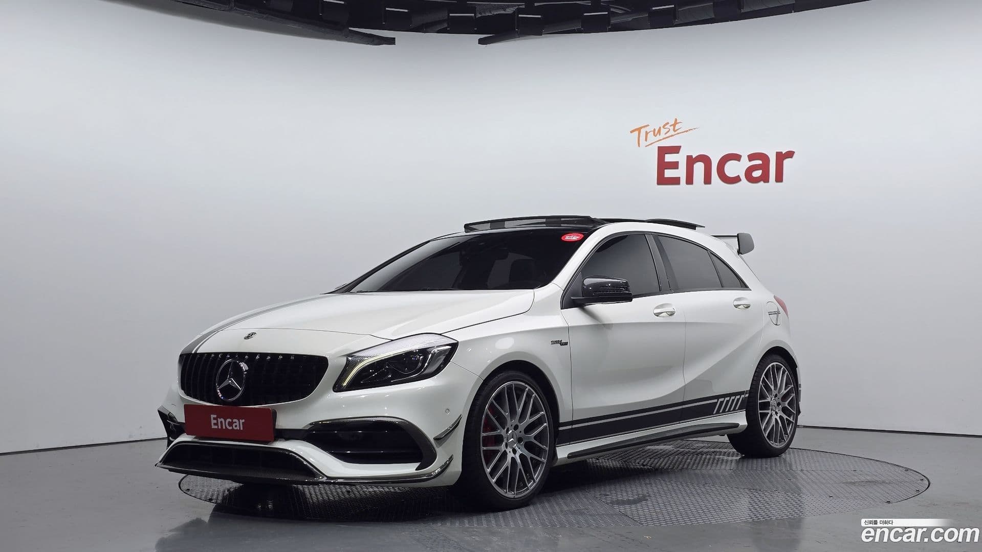 Main__Slider__Photo:A-Class Mercedes-Benz 2018.2-0