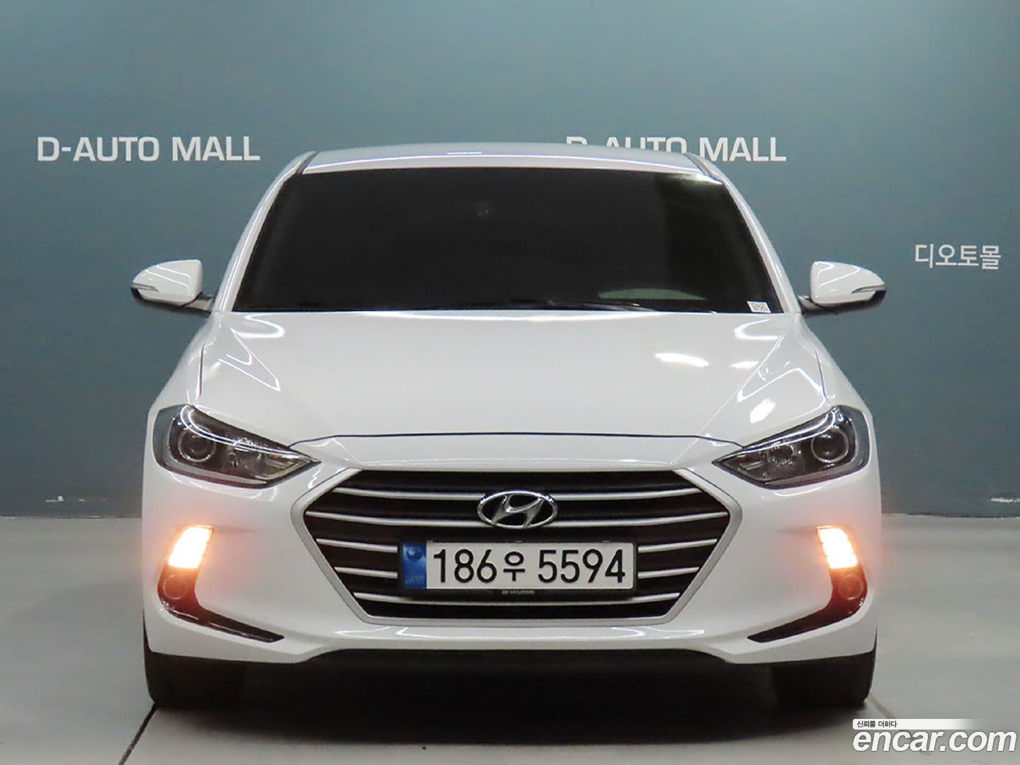 Main__Slider__Photo:AVANTE Hyundai 2018.4-0