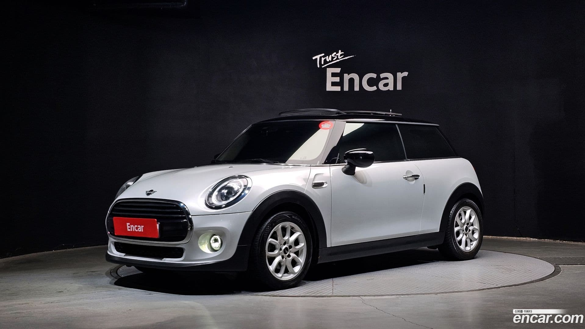 Main__Slider__Photo:Cooper Mini 2020.4-0