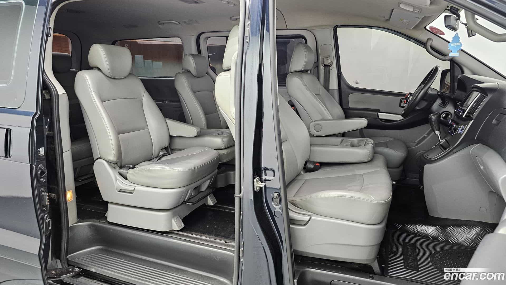 Starex Hyundai 2019.2-INNER-010