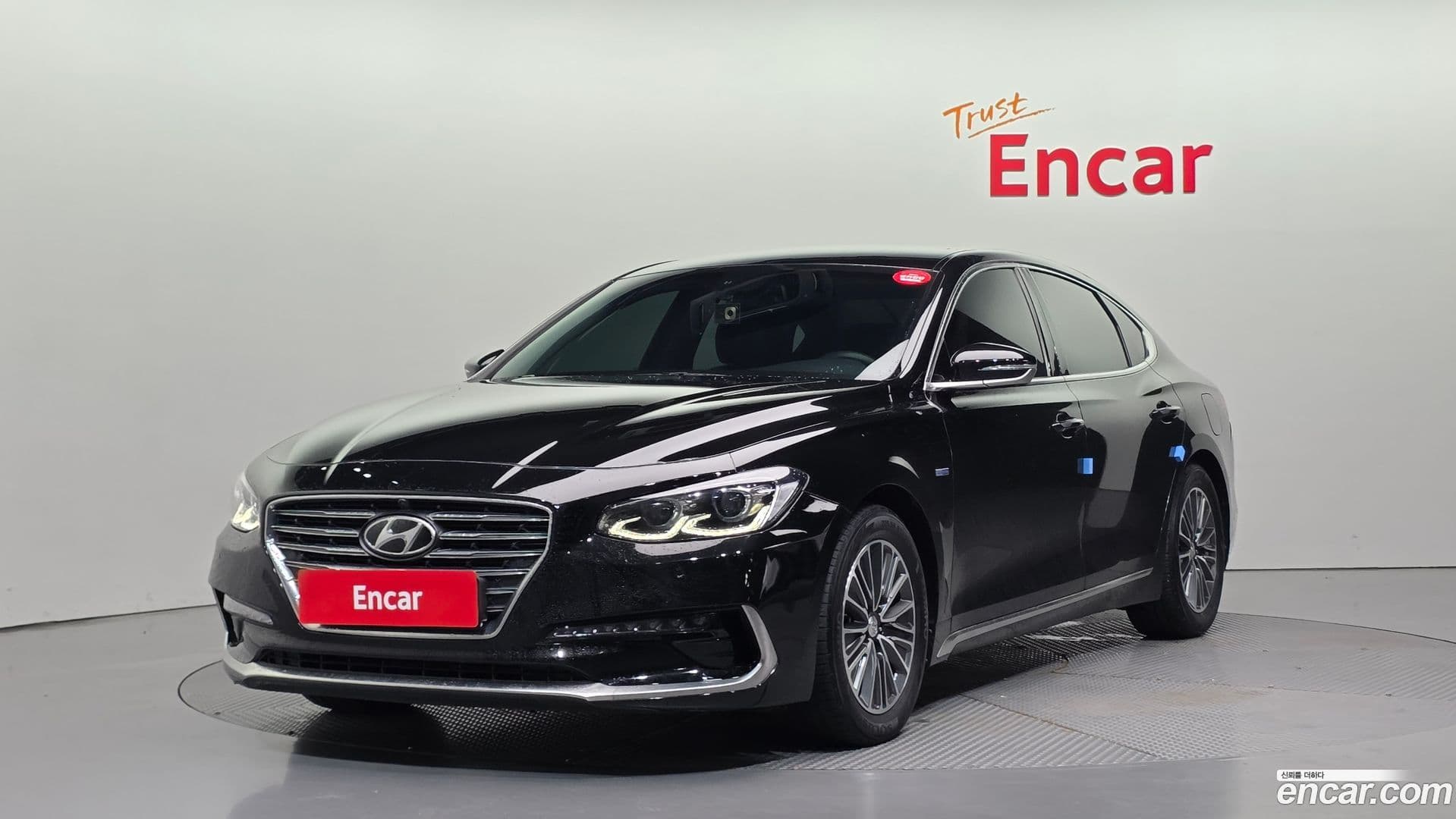 Main__Slider__Photo:Grandeur Hyundai 2018.1-0