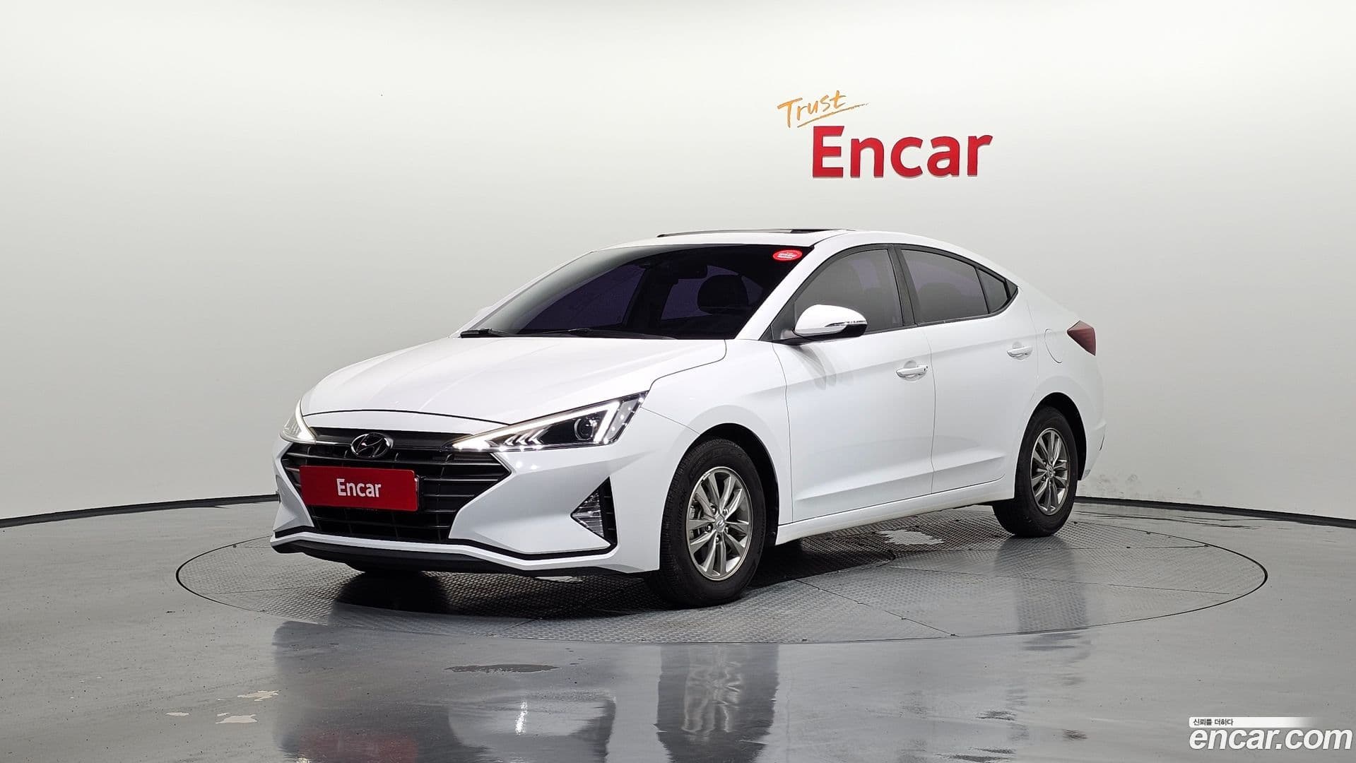 Main__Slider__Photo:AVANTE Hyundai 2018.10-0