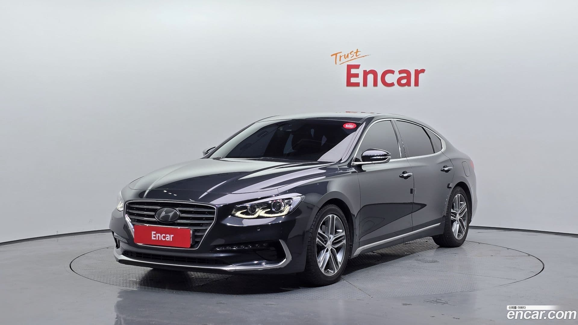 Main__Slider__Photo:Grandeur Hyundai 2018.2-0
