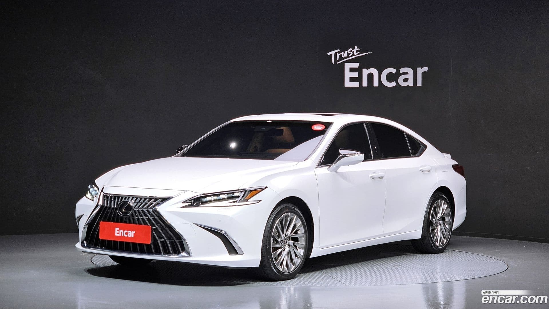 Main__Slider__Photo:ES Lexus 2023.5-0