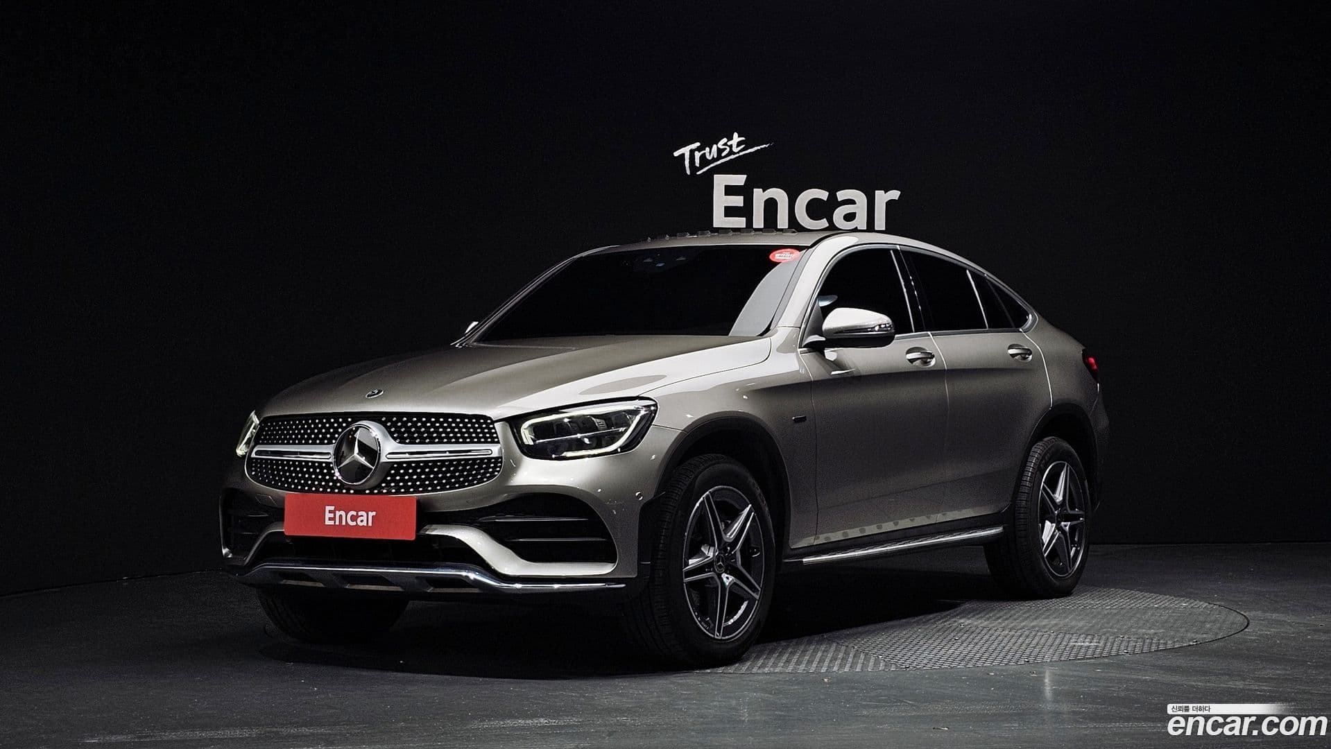 Main__Slider__Photo:GLC-Class Mercedes-Benz 2021.3-0