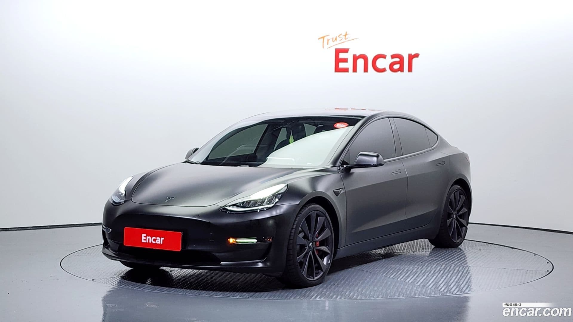 Main__Slider__Photo:Model 3 Tesla 2020.8-0