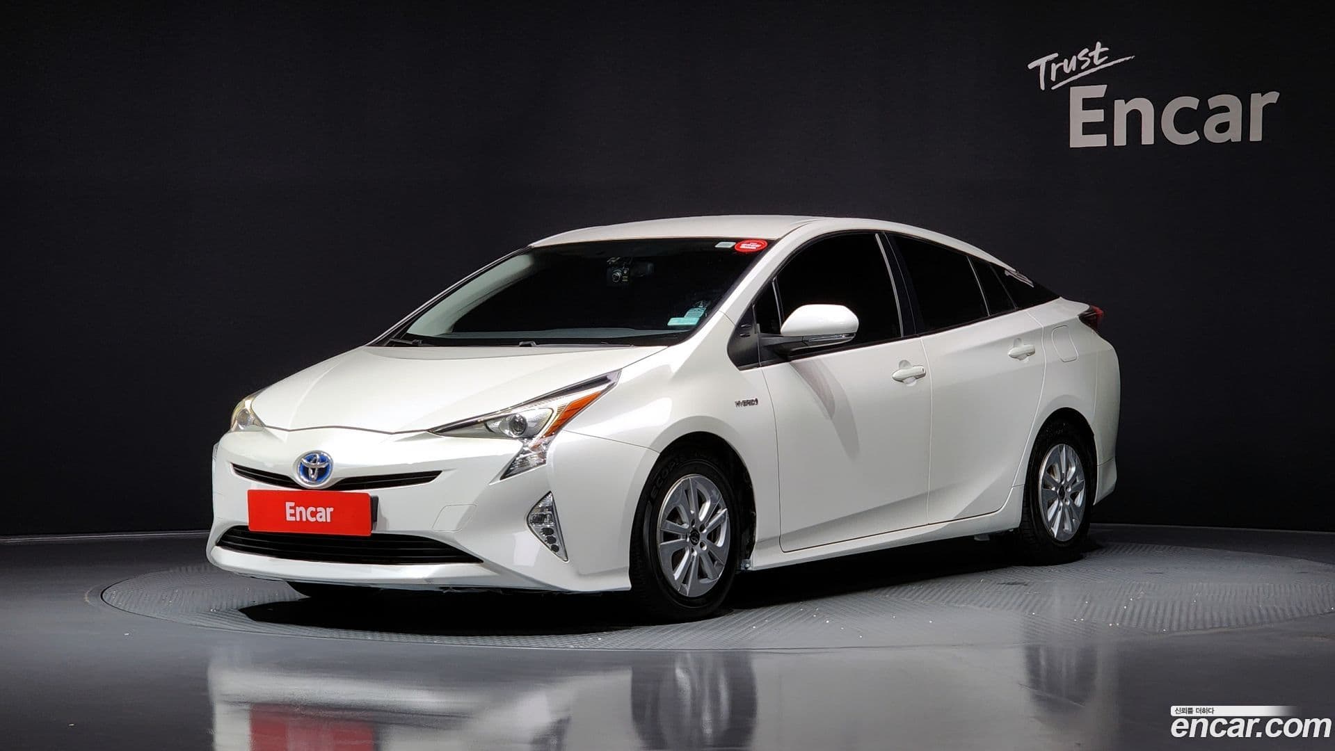 Main__Slider__Photo:Prius Toyota 2017.7-0