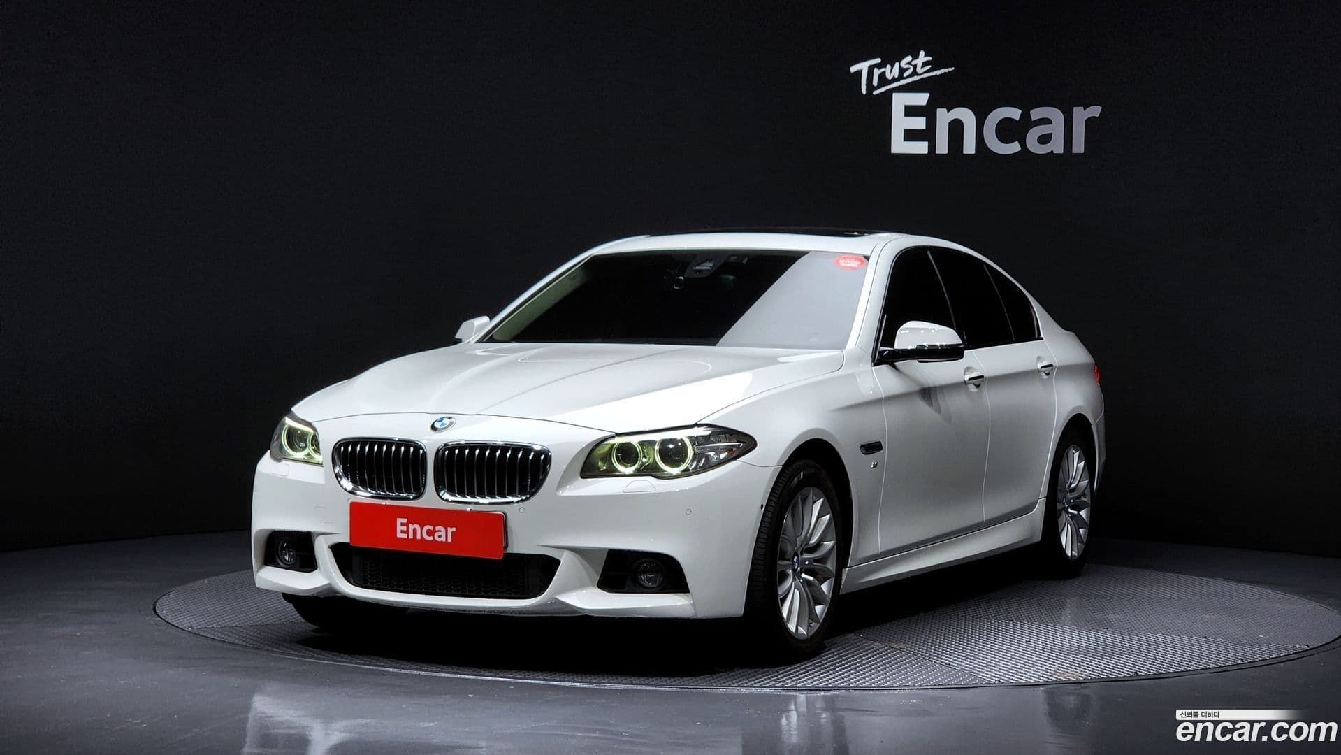Main__Slider__Photo:5-Series BMW 2016.5-0