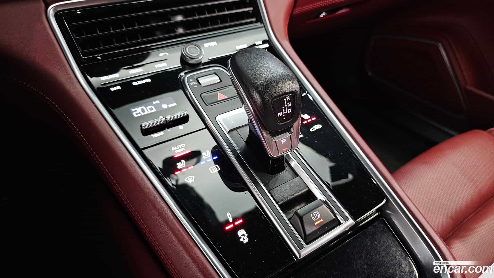 Panamera Porsche 2017.9-INNER-009