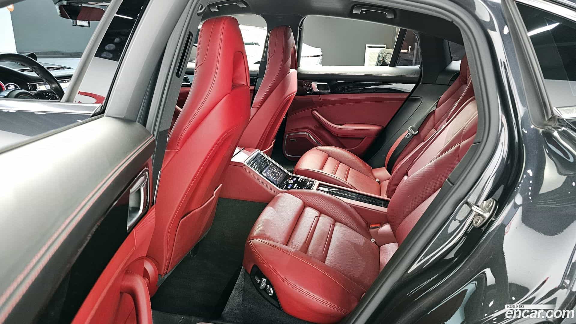 Panamera Porsche 2017.9-OPTION-016