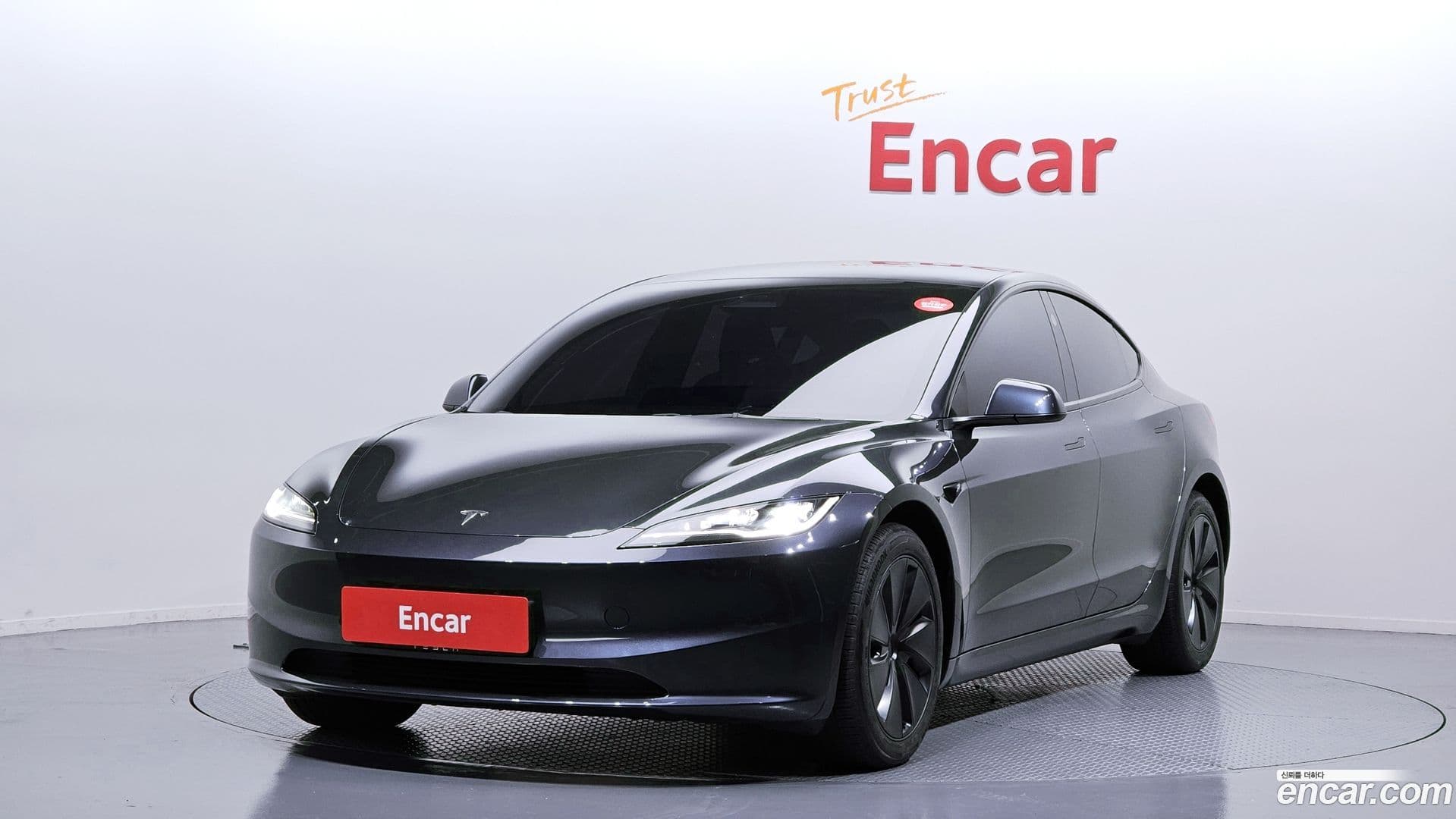 Main__Slider__Photo:Model 3 Tesla 2025.2-0