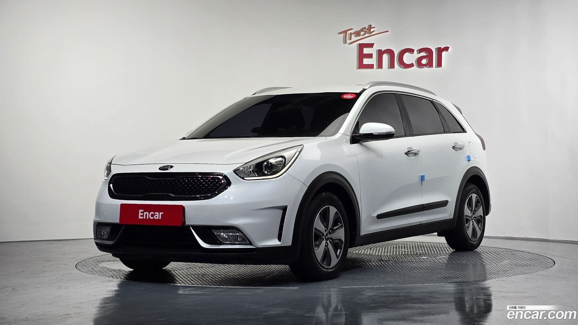 Main__Slider__Photo:Niro Kia 2016.7-0