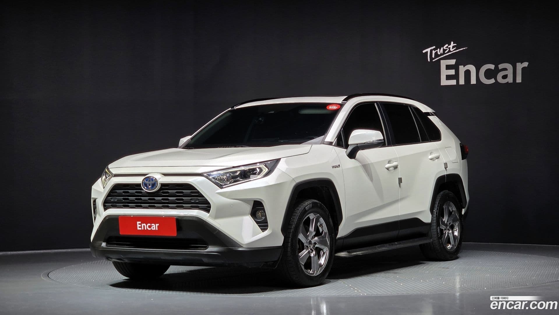 Main__Slider__Photo:RAV4 Toyota 2020.11-0