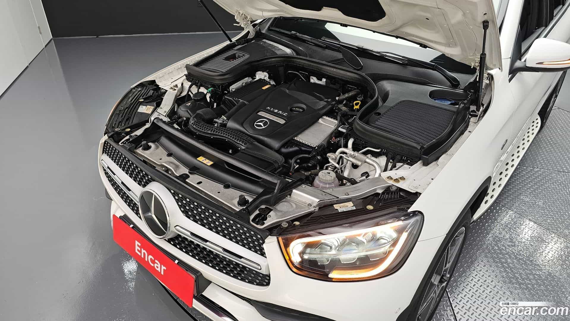 GLC-Class Mercedes-Benz 2020.11-INNER-006