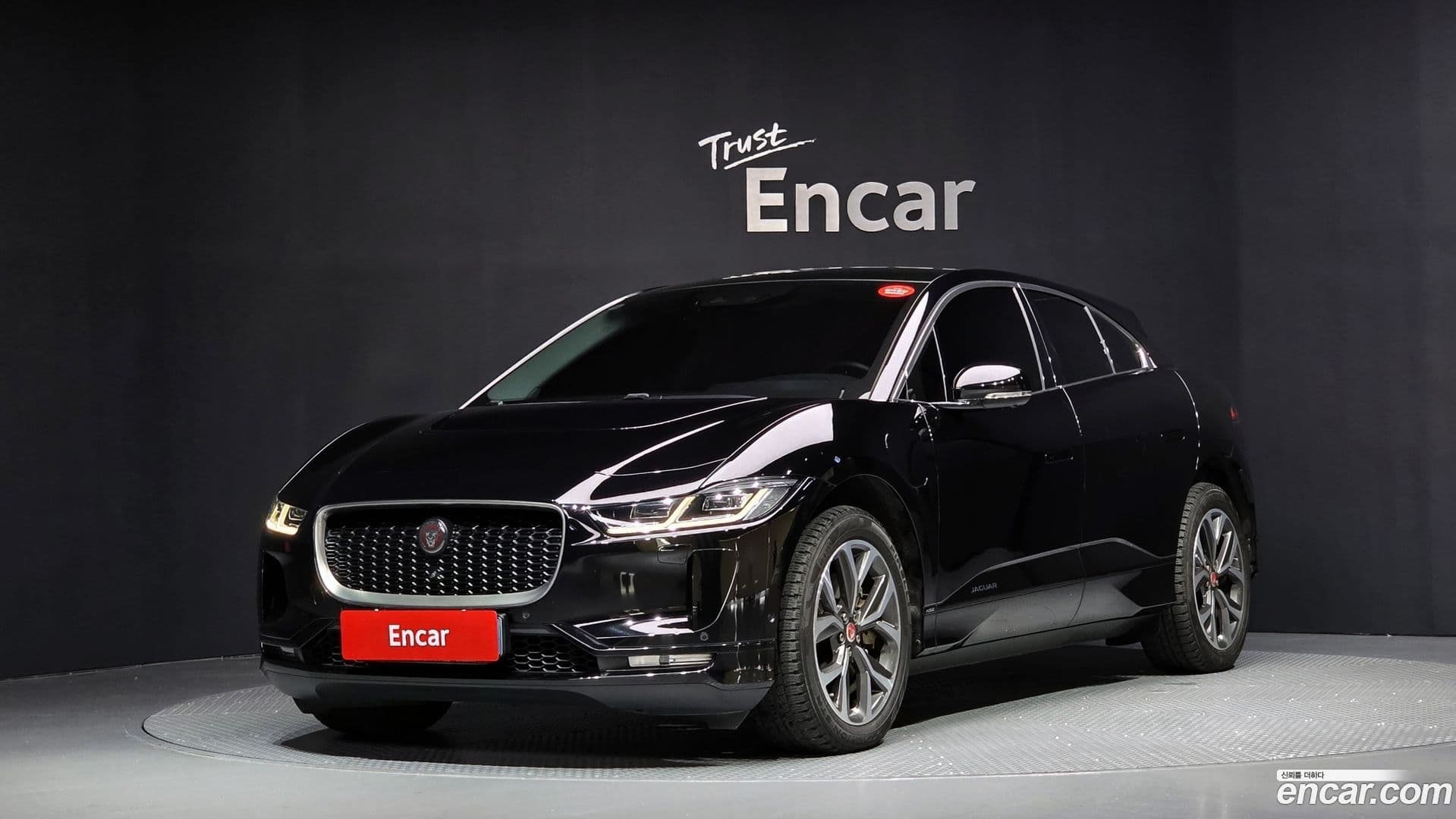 Main__Slider__Photo:I-PACE Jaguar 2019.11-0