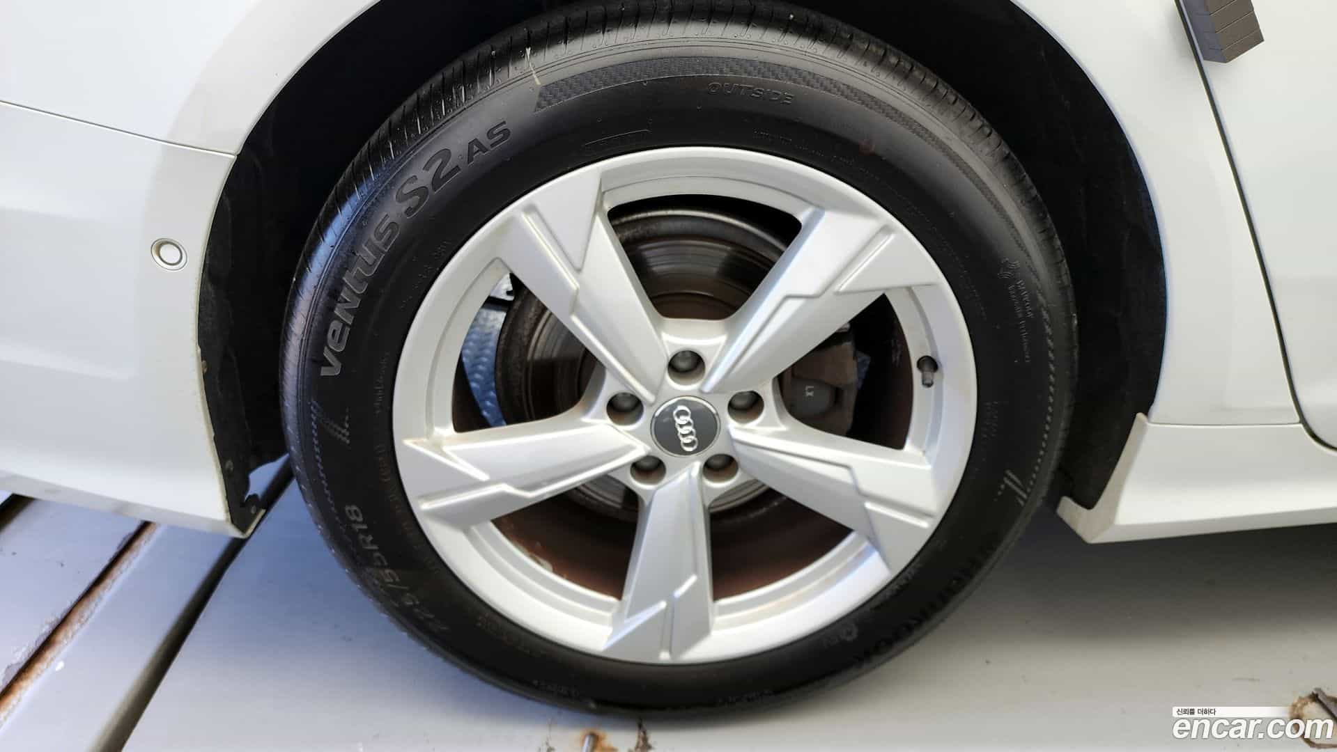 A6 Audi 2021.11-OUTER-005
