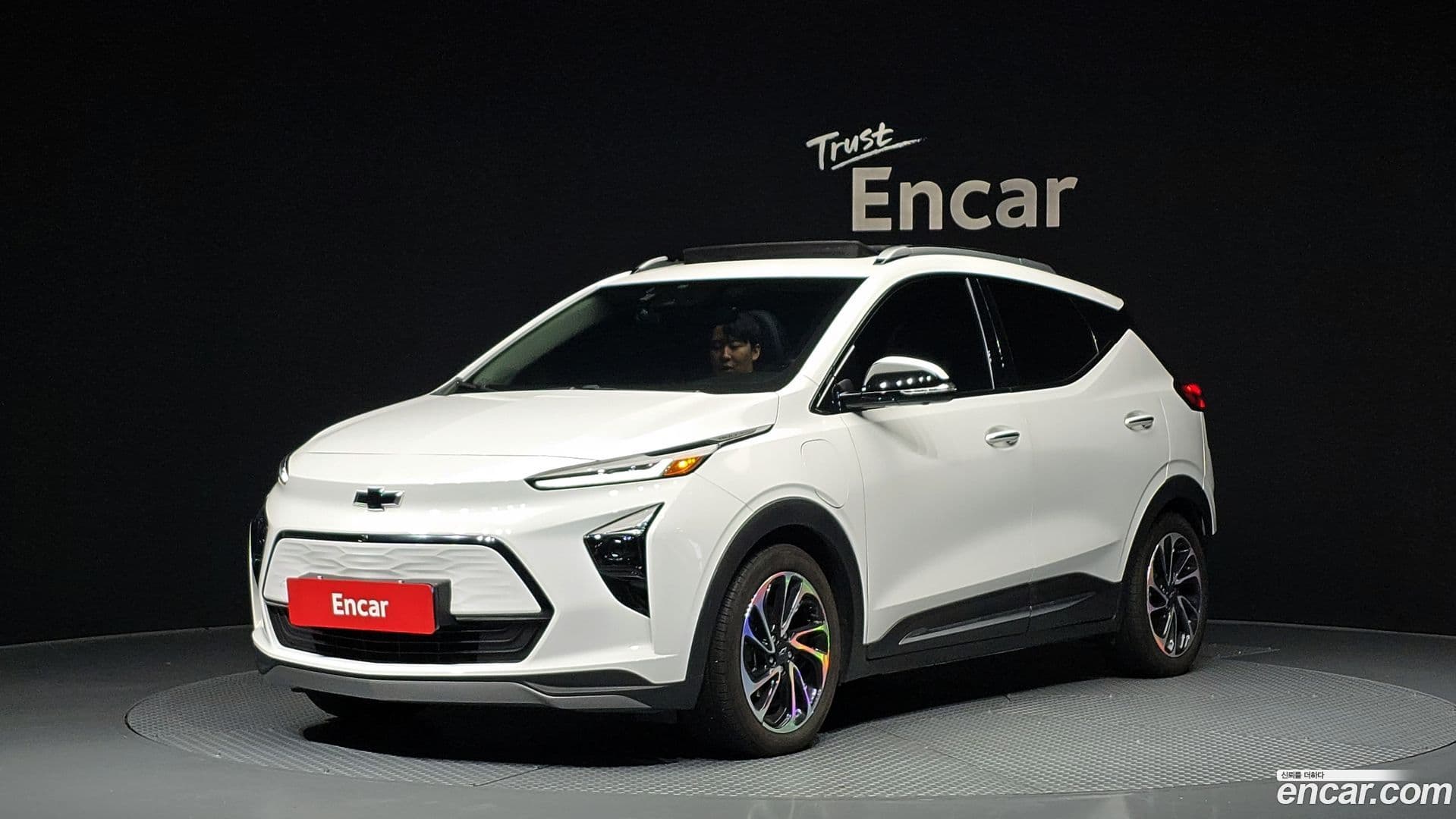 Main__Slider__Photo:볼트 EUV Chevrolet 2022.10-0