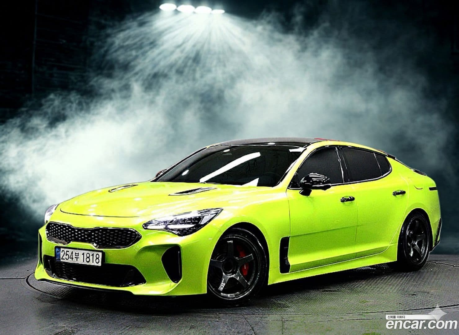 Main__Slider__Photo:Stinger Kia 2021.2-0