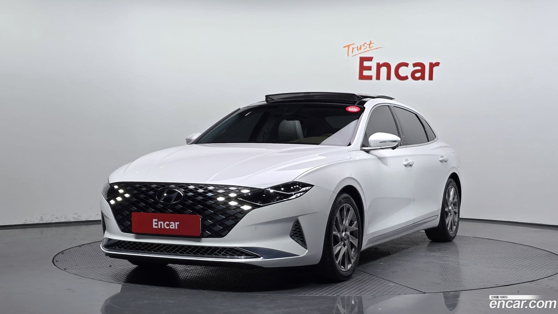 Main__Slider__Photo:Grandeur Hyundai 2020.7-0