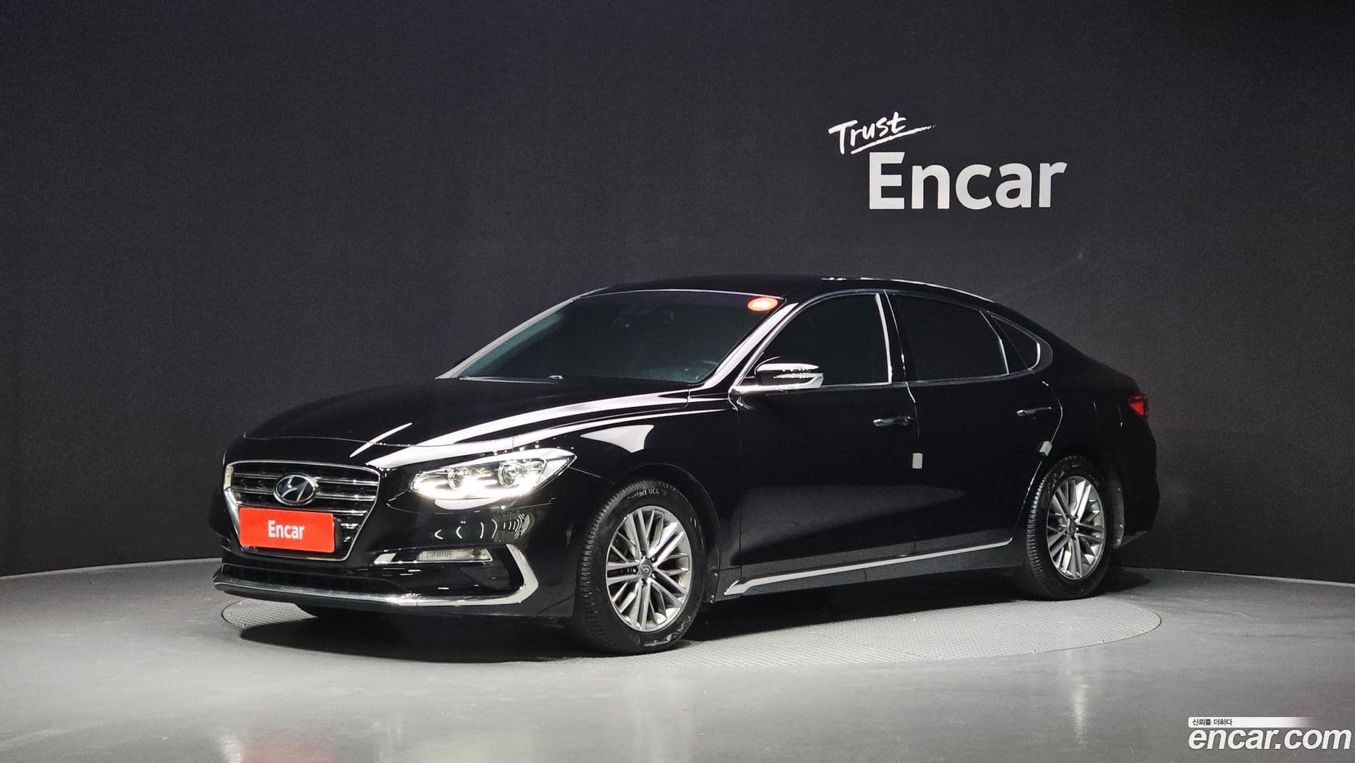 Main__Slider__Photo:Grandeur Hyundai 2018.3-0