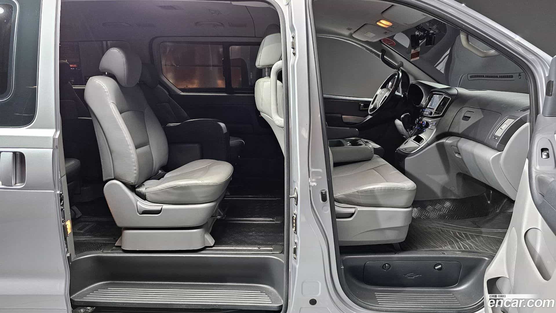 Starex Hyundai 2018.3-INNER-010