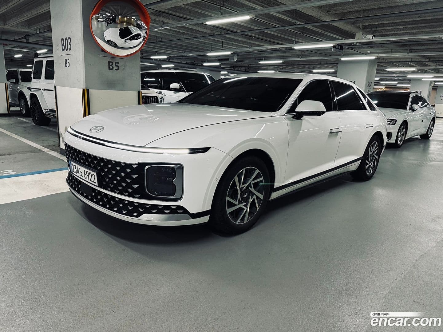 Main__Slider__Photo:Grandeur Hyundai 2023.10-0