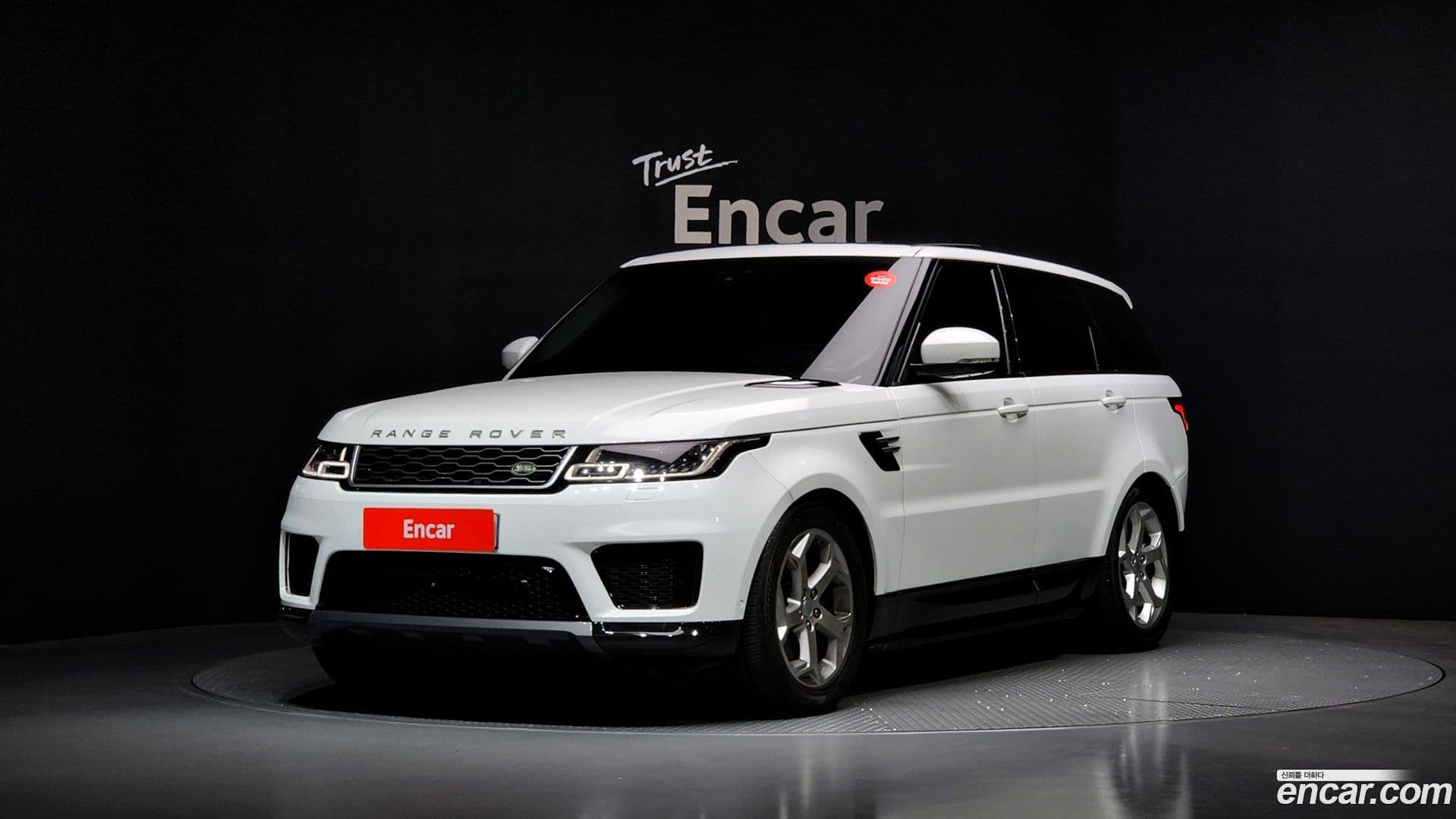 Main__Slider__Photo:Range Rover Sport Land Rover 2018.4-0