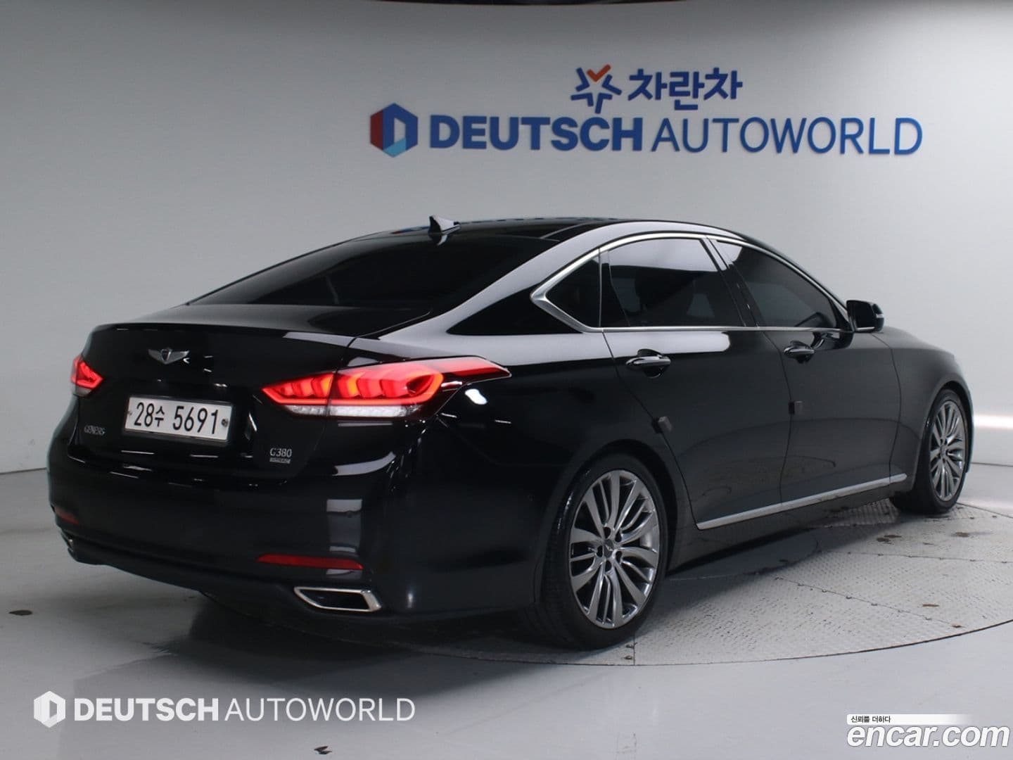 Main__Slider__Photo:Genesis Hyundai 2014.0-0