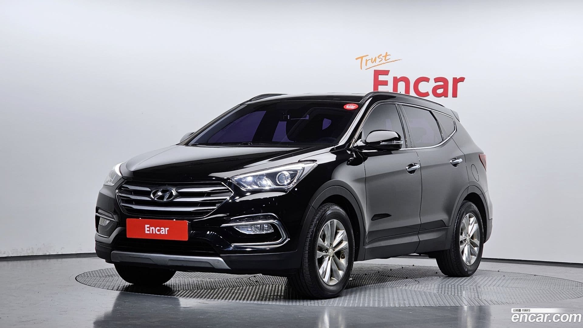 Main__Slider__Photo:Santafe Hyundai 2016.0-0