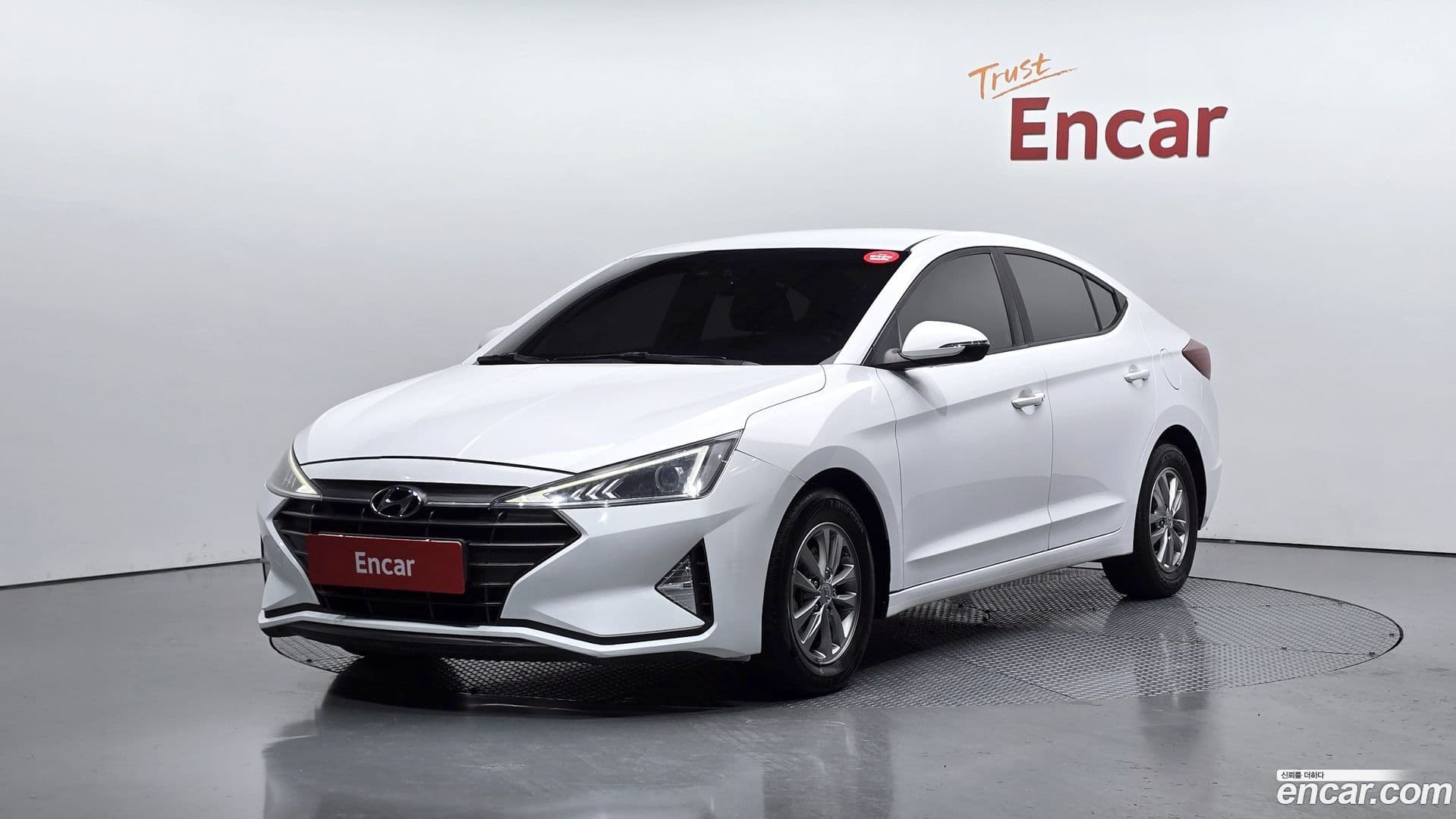 Main__Slider__Photo:AVANTE Hyundai 2018.10-0