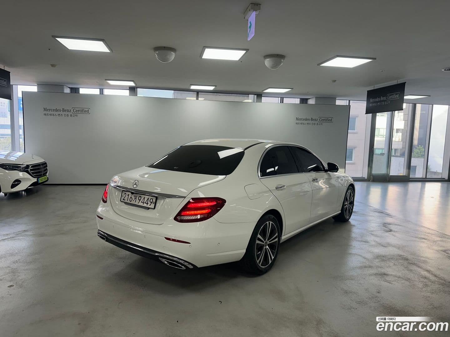 Main__Slider__Photo:E-Class Mercedes-Benz 2020.6-0