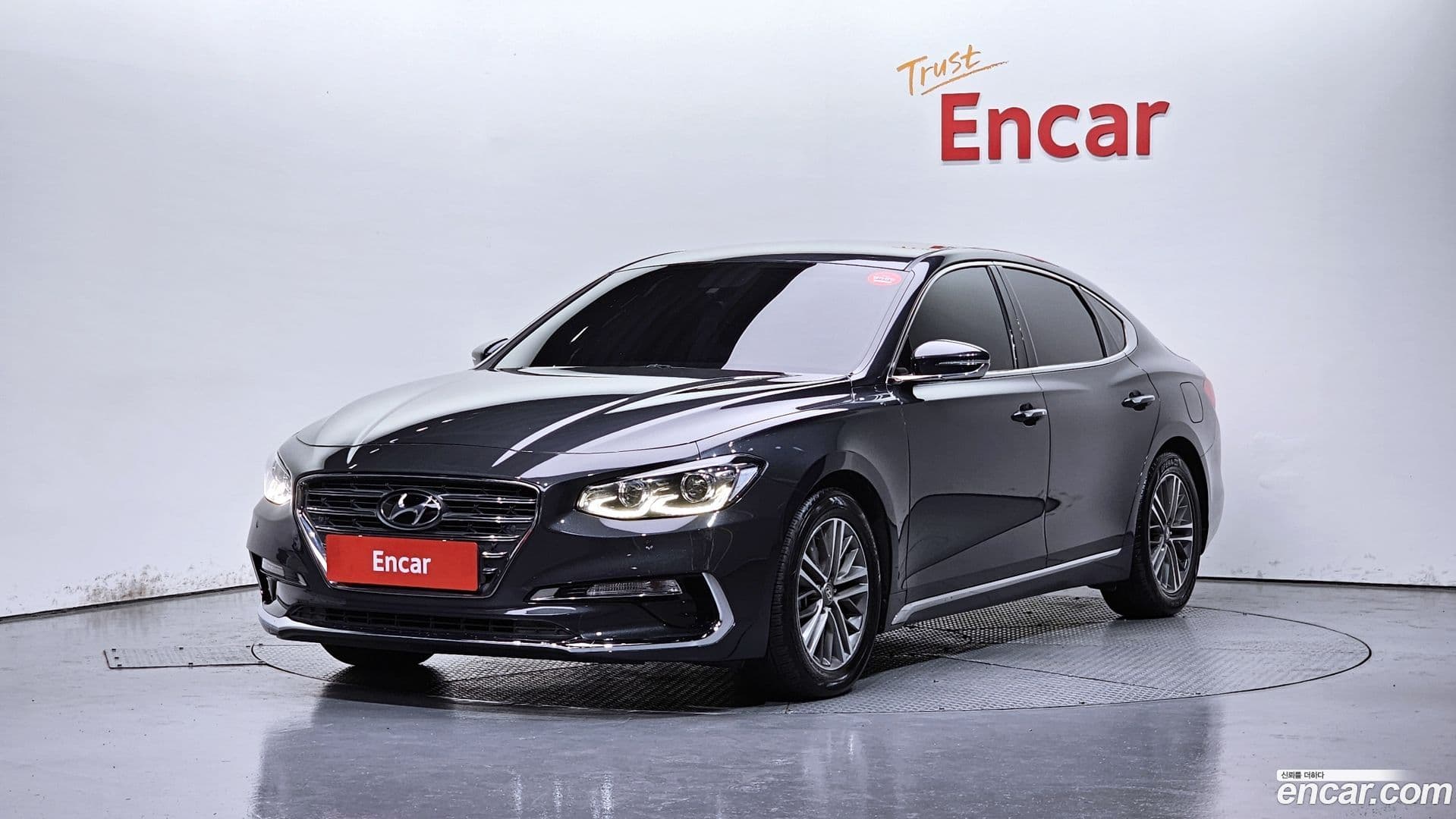 Main__Slider__Photo:Grandeur Hyundai 2017.5-0