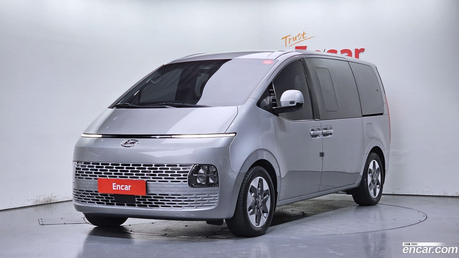Main__Slider__Photo:Staria Hyundai 2021.5-0