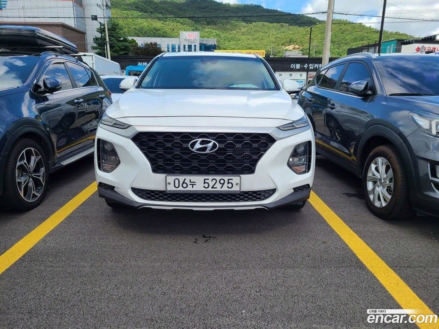 Main__Slider__Photo:Santafe Hyundai 2018.3-0